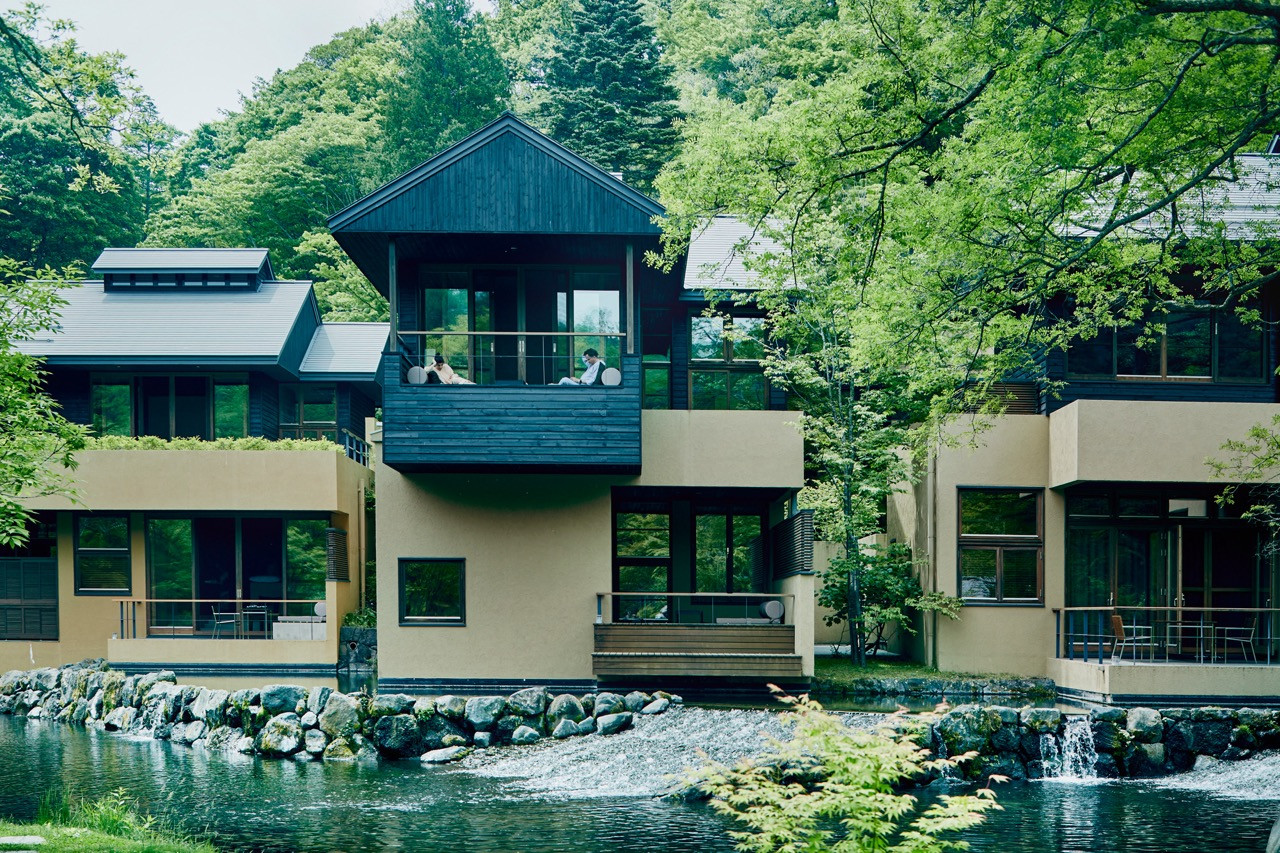 Hasegawa’s landscape design preserves the valley’s natural water movement, with the river and its tributaries defining circulation and spatial experience
