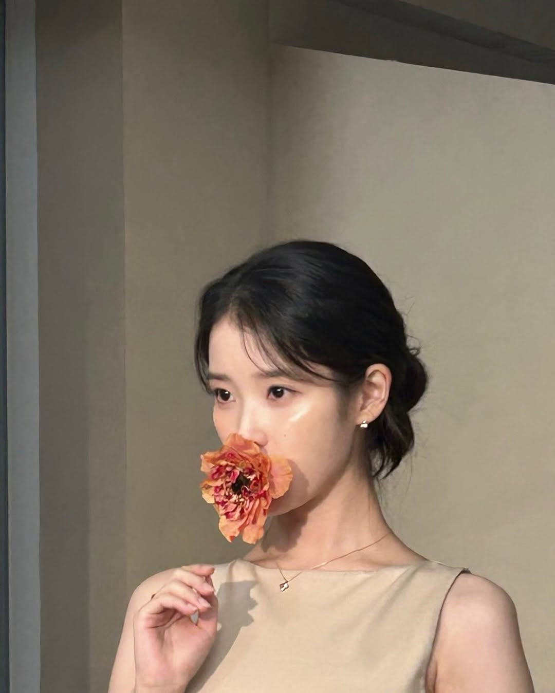 A royal-mystery romance where IU and Byeon Woo-seok untangle love, power and a crown that could change everything.