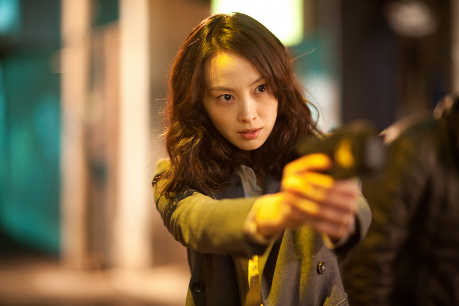 A sleek political melodrama where ambition, betrayal and family legacy crash together as a rising prosecutor played by Lee Na-young discovers the truth behind the dynasty she’s sworn to protect. (Photo: IMDB)