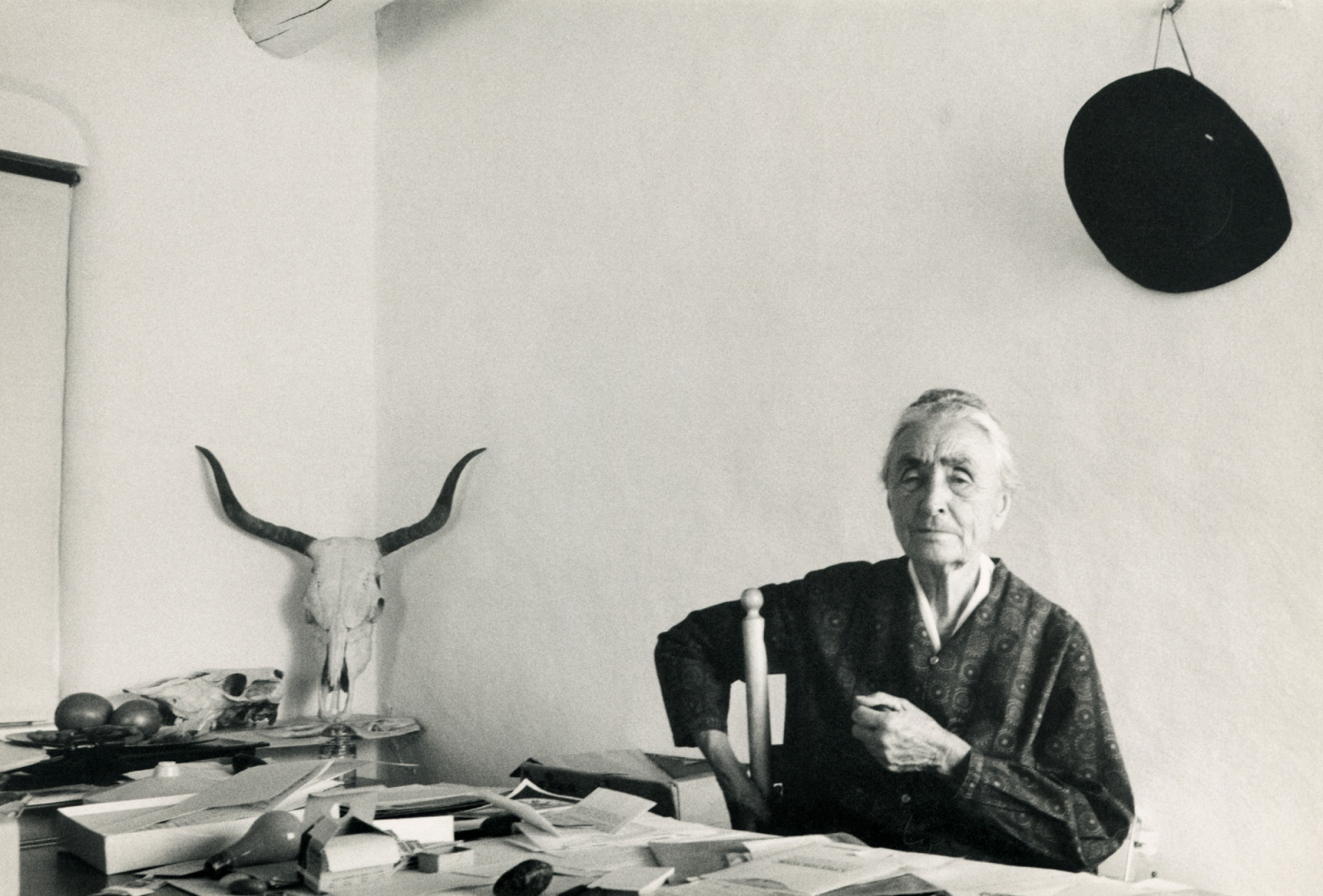 These fiction novels imagine the moments behind artists like Georgia O'Keeffe and thier masterpieces, blending research and storytelling to reveal the people, passions and challenges that shaped their work (Photo: Basil Langton/Photo Researchers History/Getty Images)