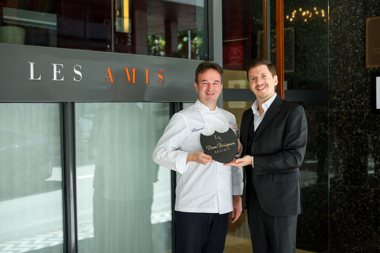 Julian Quintero, general manager at Moët Hennessy Diageo, welcomes Les Amis and chef Sebastien Lepinoy to the Dom Pérignon Society