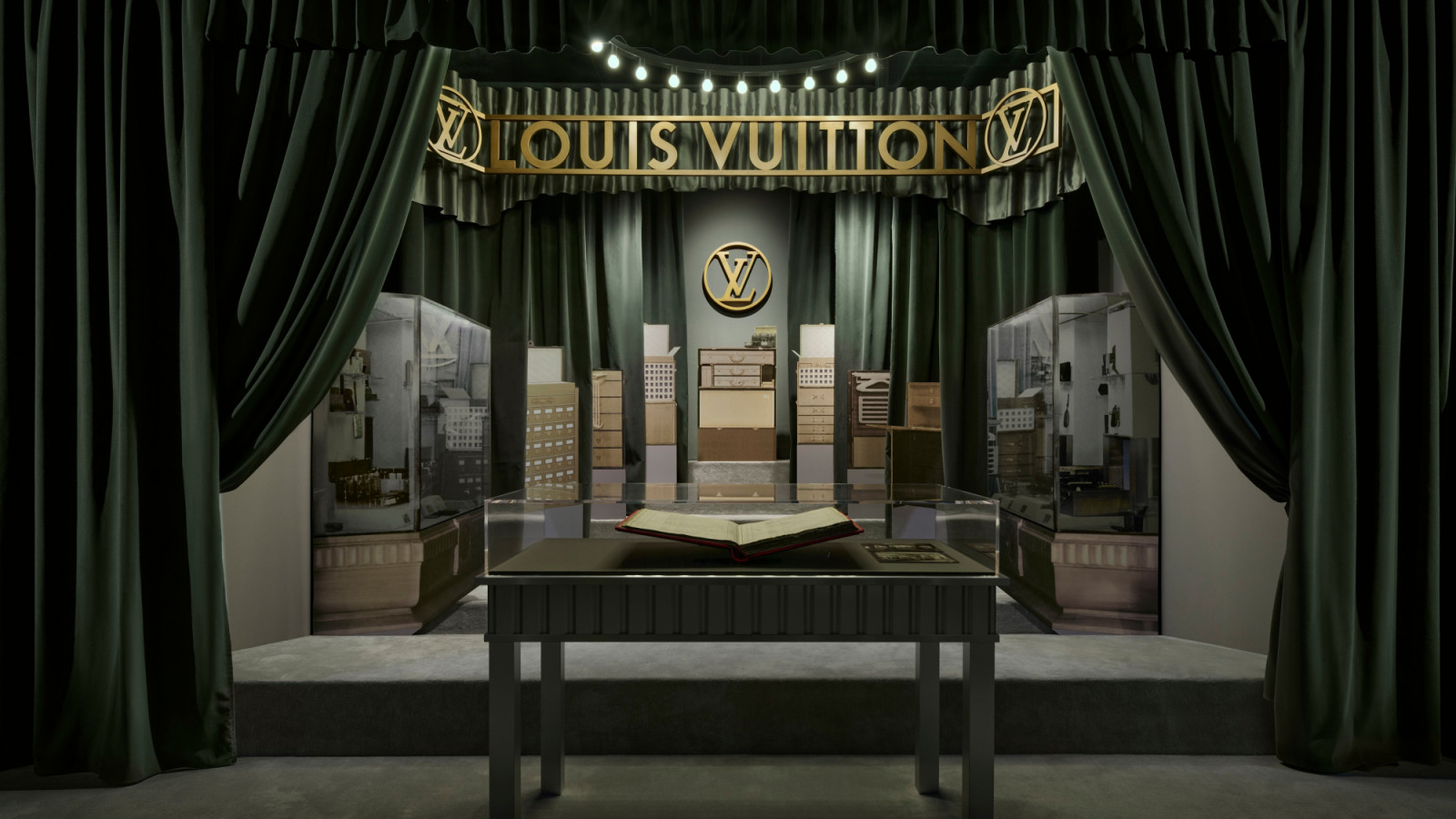 Booth 1925 at the Louis Vuitton Art Déco exhibition (Photo: Louis Vuitton)