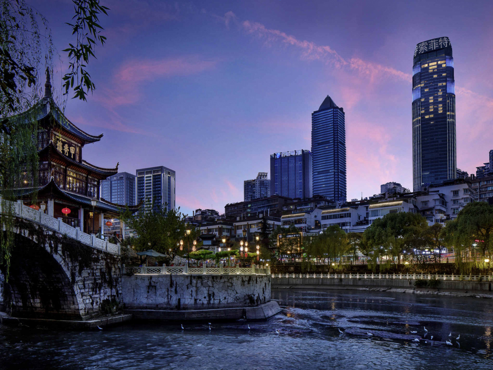 https://www.accorhotels.com/8873