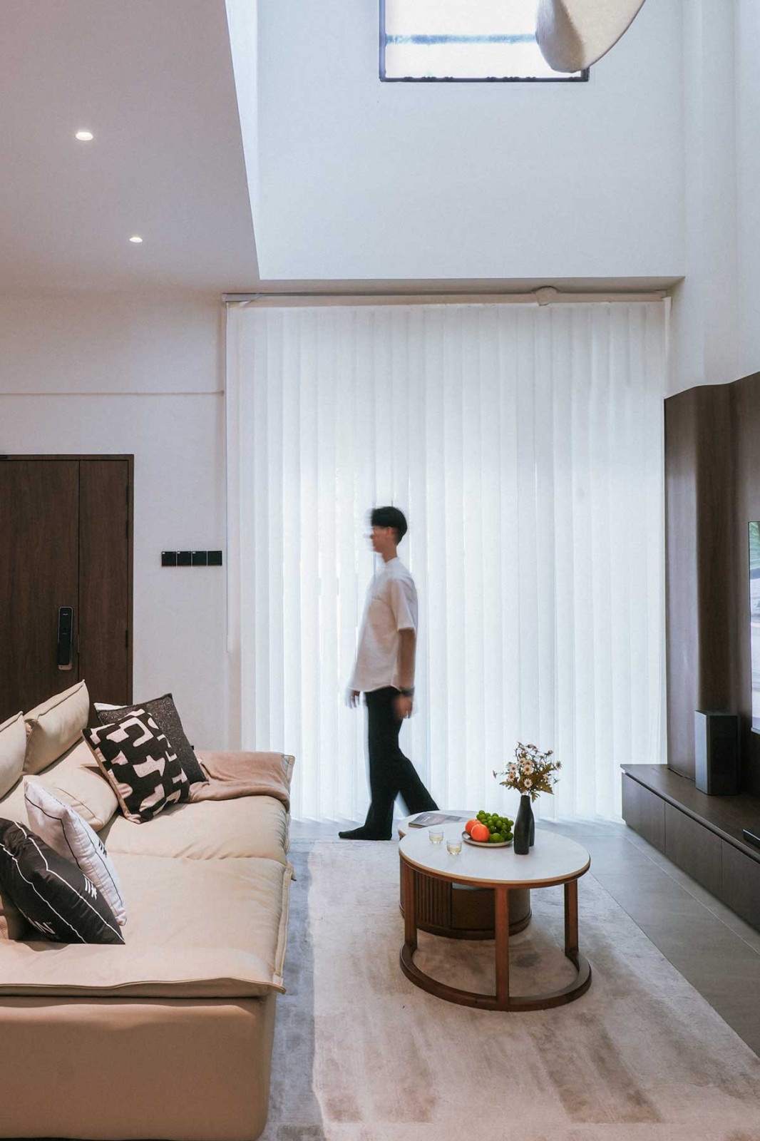 The family lounge located outside the children’s room is designed as a shared space for bonding, perfect for movie nights, gaming sessions and quiet conversations