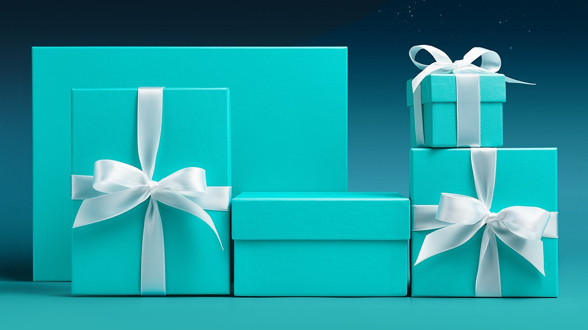 Shopping at Tiffany & Co. this year? Here’s your 2025 holiday gift guide for jew...