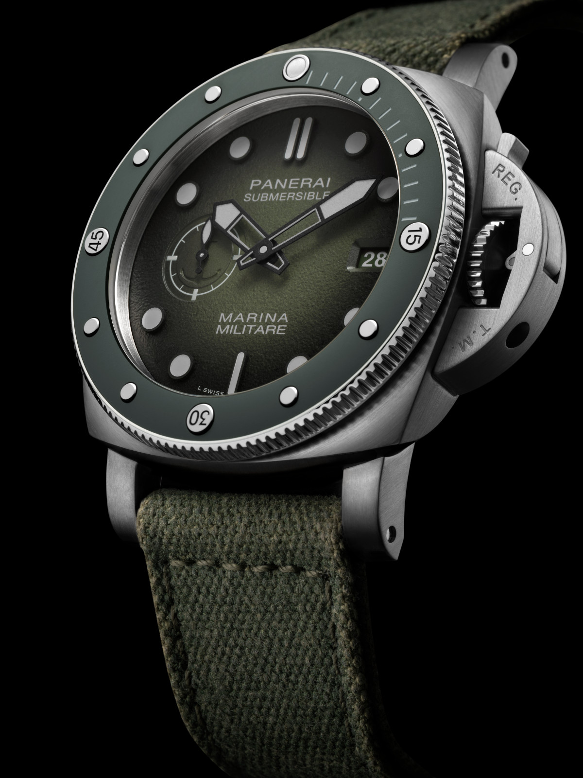 Panerai merayakan kemitraan bersejarah dengan Marina Militare lewat koleksi Submersible terbaru