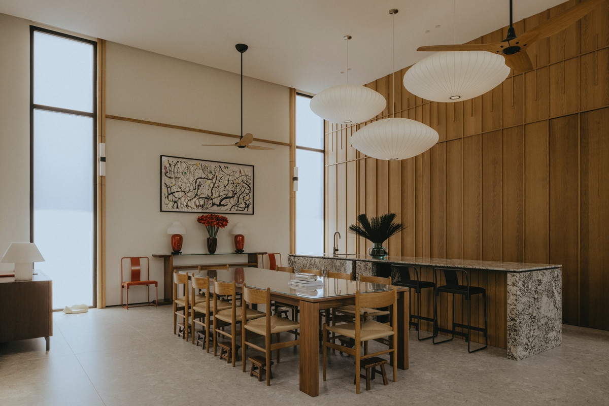 The Good Class Bungalow’s dining area exudes an unmistakably Asian sensibility with an equally modern bearing
