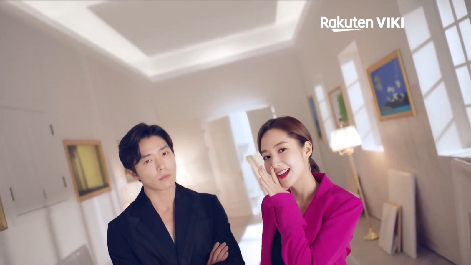 A refined art curator secretly runs one of the most powerful idol fan platforms in Korea. (Photo: Viki)