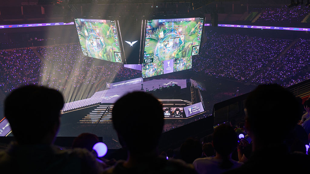 Thousands of esports fans watch the 2025 League of Legends Champions Korea Finals at Inspire Arena in Incheon (Photo: Getty Images)