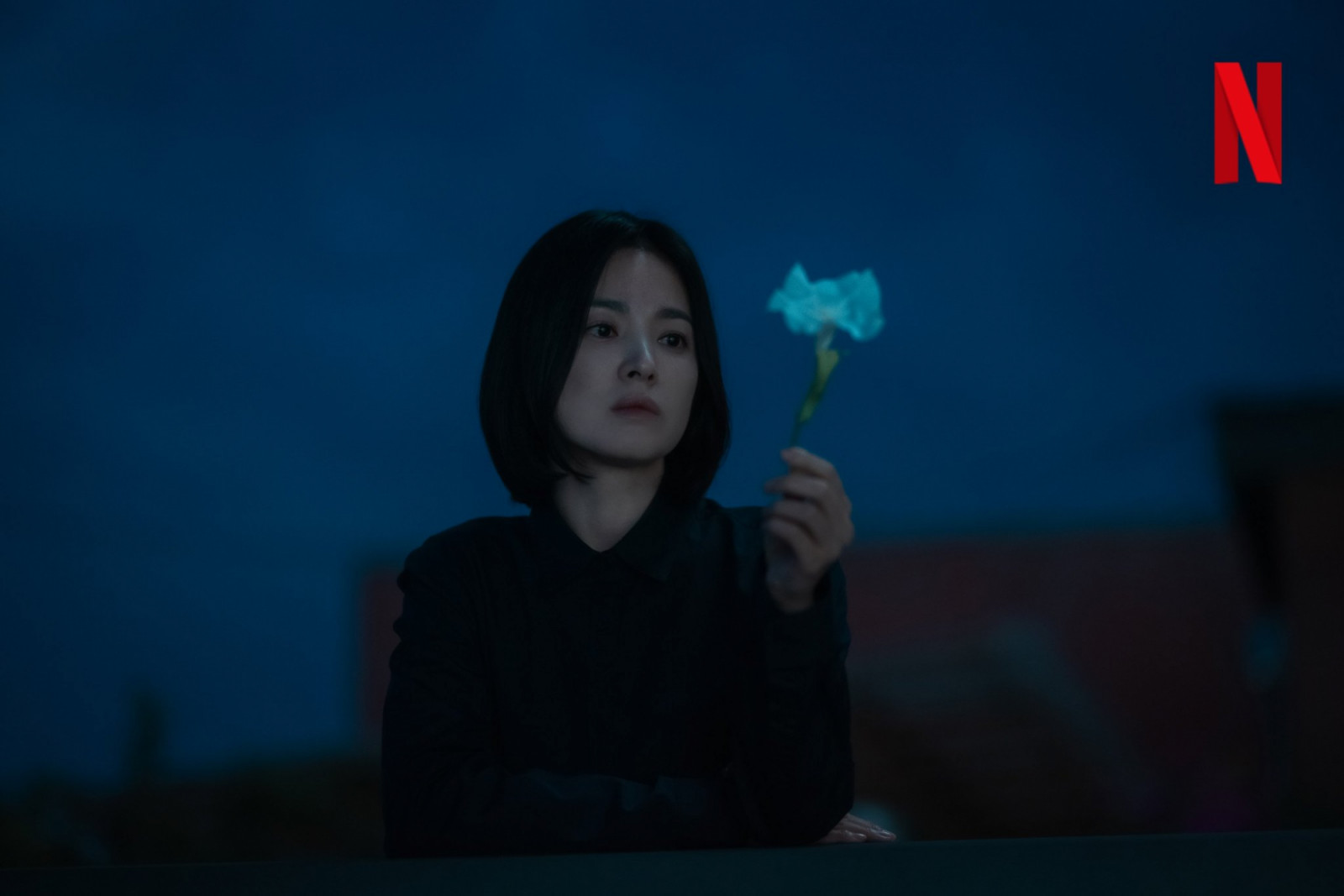 A master of long-game revenge who proves that patience is the most terrifying weapon. (Photo: Netflix)