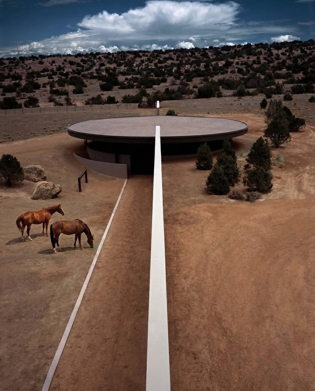 A meticulous choreography of material, proportion, and reflection (Photo: Instagram / @architectanddesign)