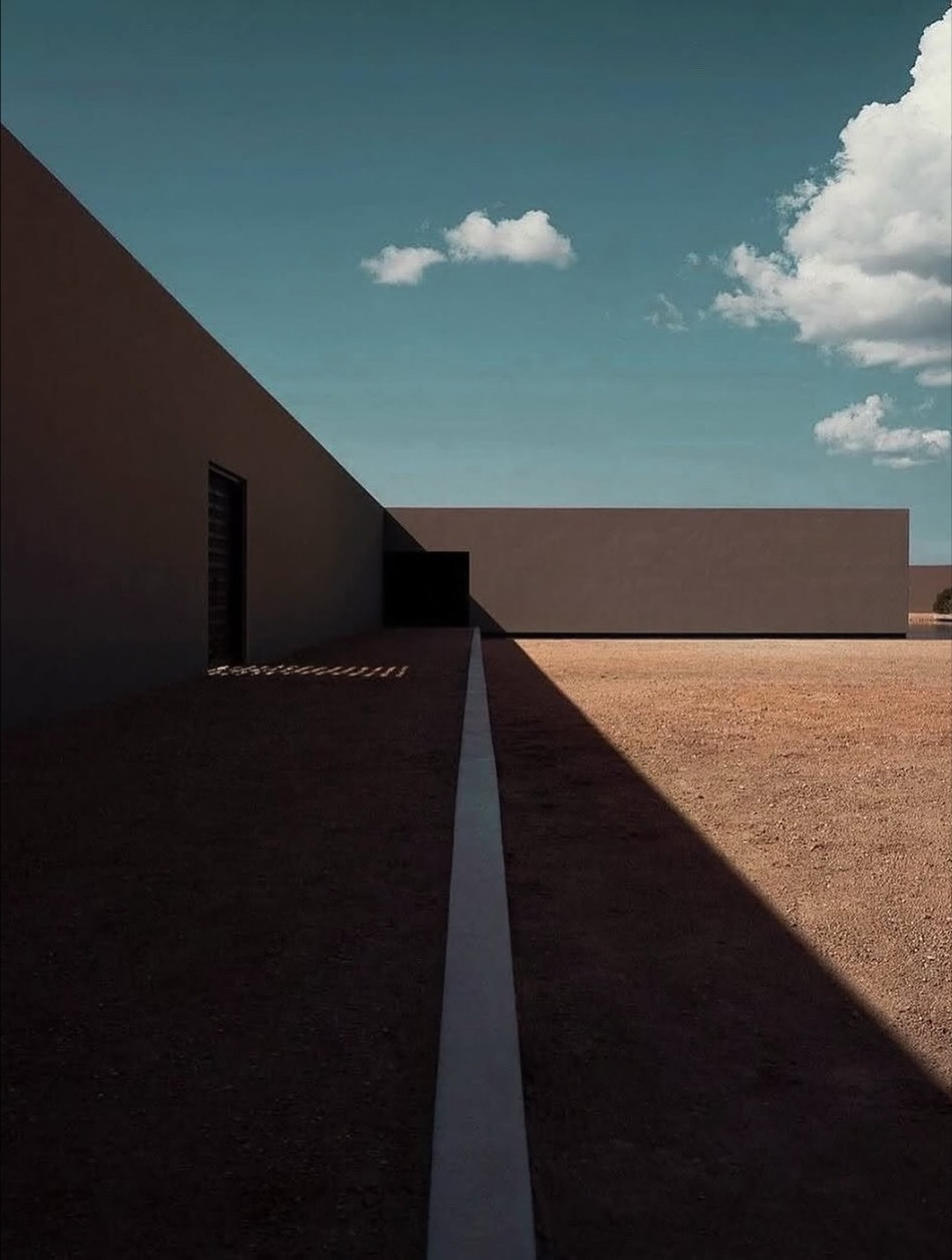 The scrubland, distant ridgelines, and uninterrupted sunlight shape every gesture (Photo: Instagram / @kellybehunstudio)