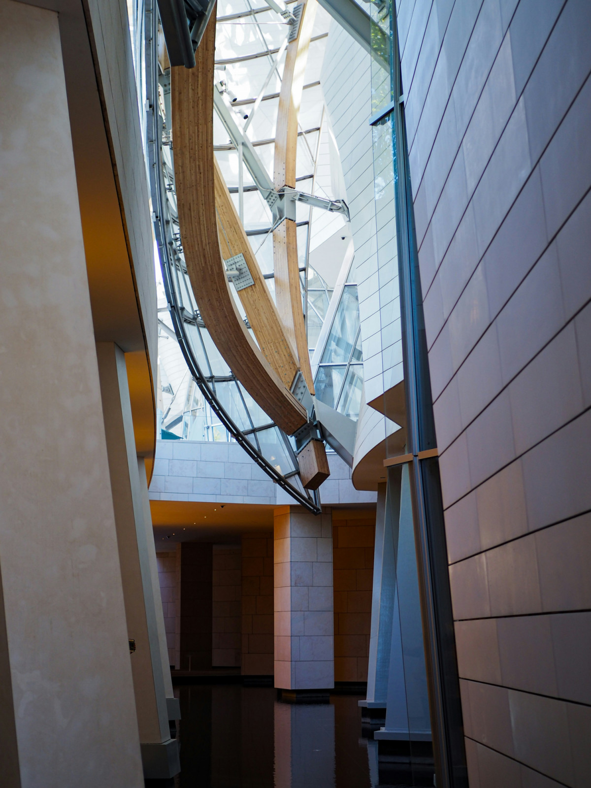 Laminated wood structures support the building’s dramatic geometries (Photo: Unsplash)