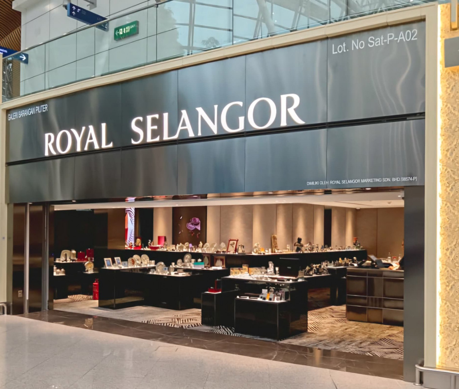 Bring home a piece of Malaysian craftsmanship. (Photo: Malaysia Airlines)