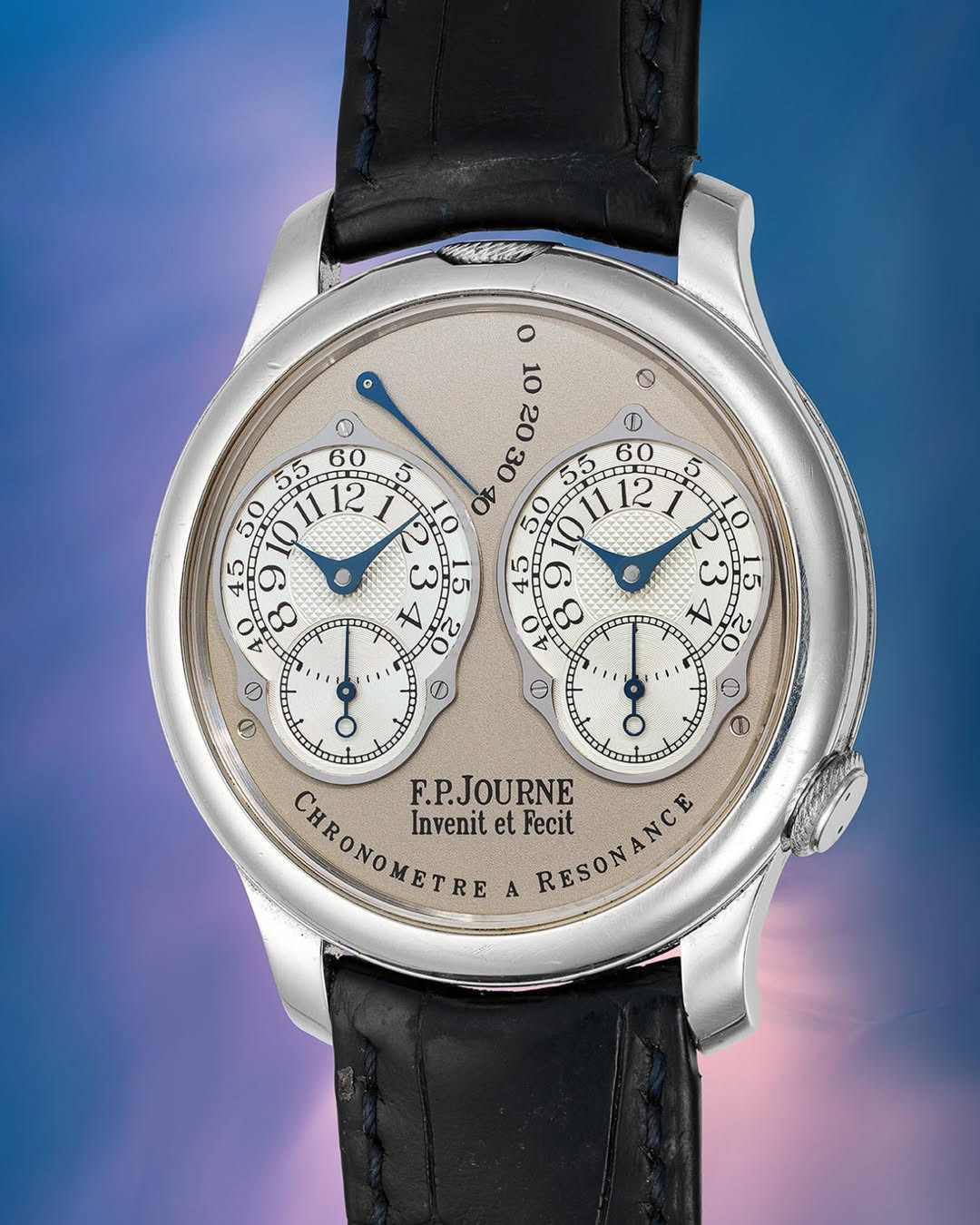 柯波拉妻子Eleanor致贈大導的Chronomètre à Résonance 腕錶,同樣是來自F. P. Journe的傑作。photo: Phillips