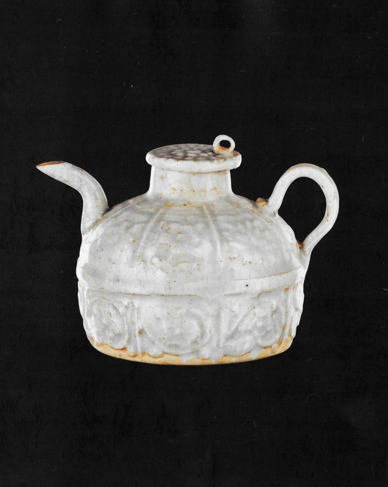 This Song Dynasty ewer, made in China between 950 and 1127, is crafted from glazed