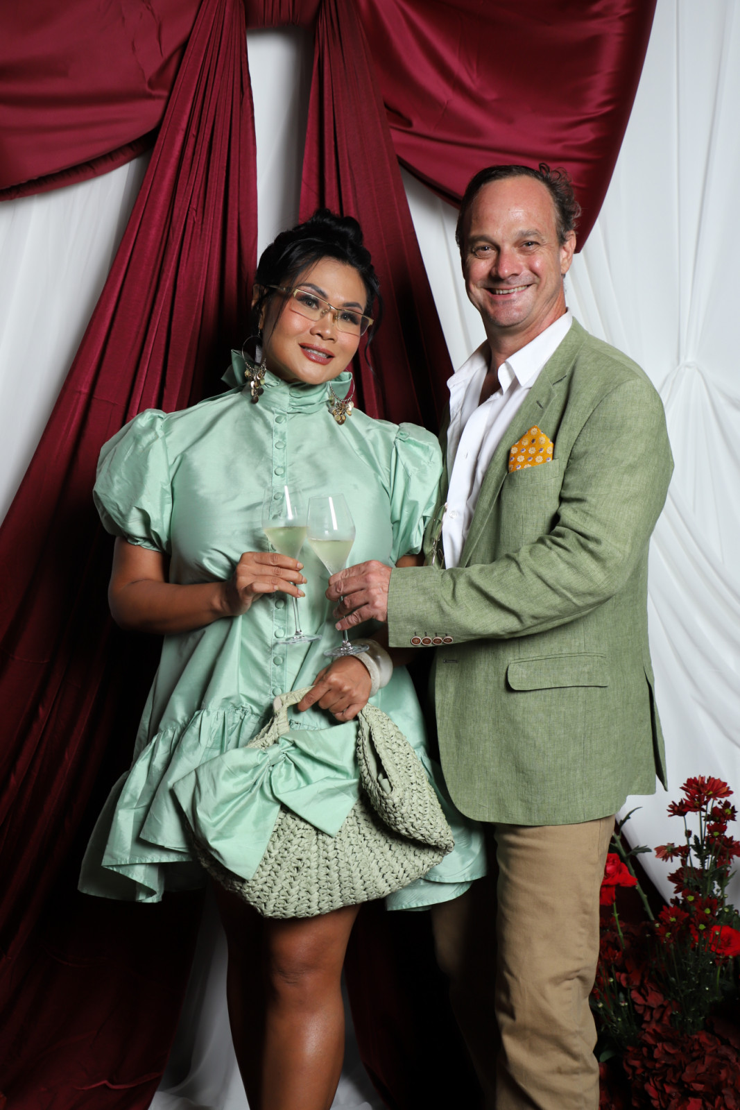 Ni Luh Sari & Gareth Benson pada acara Christmas Couture Feast & Fashion oleh Erika Peña
