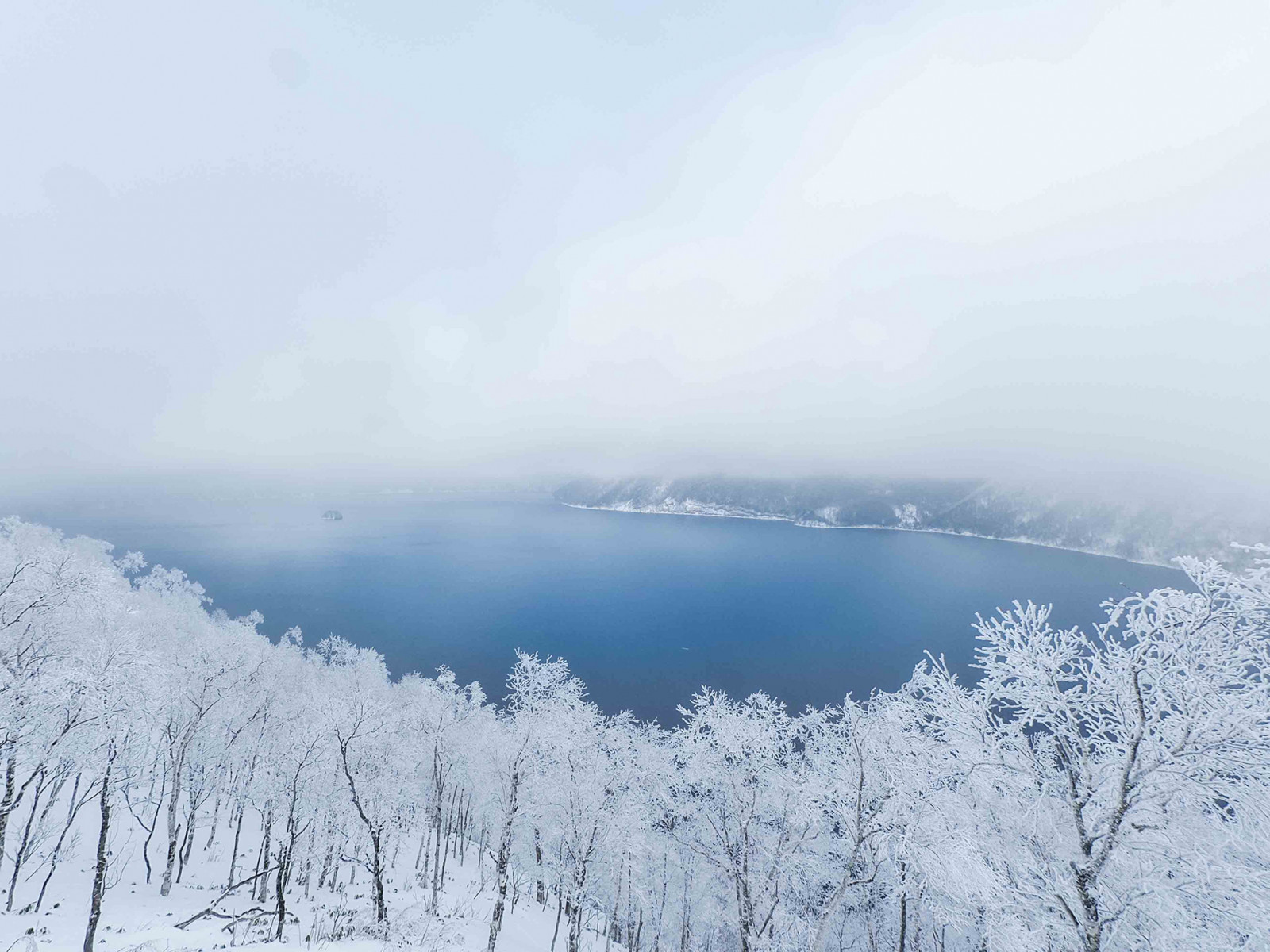 Quiet villages and frozen lakes reveal a peaceful side of Japan during winter in Tohoku (Photo: courtesy of the Japan National Tourism Organization)