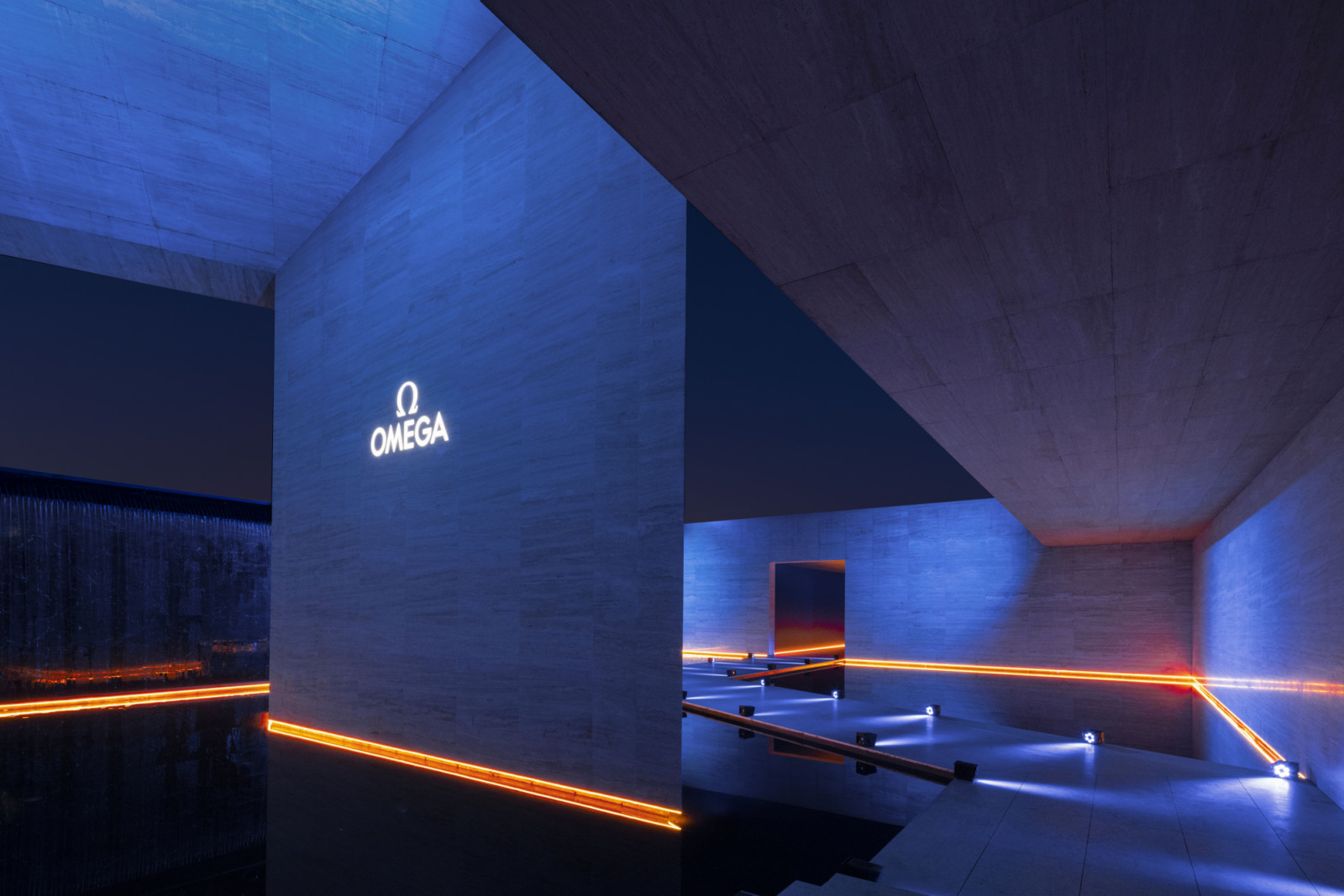 Omega 全新Seamaster Planet Ocean系列第四代腕錶於重慶的壹方美術館舉行發表會。(Photo: Omega)