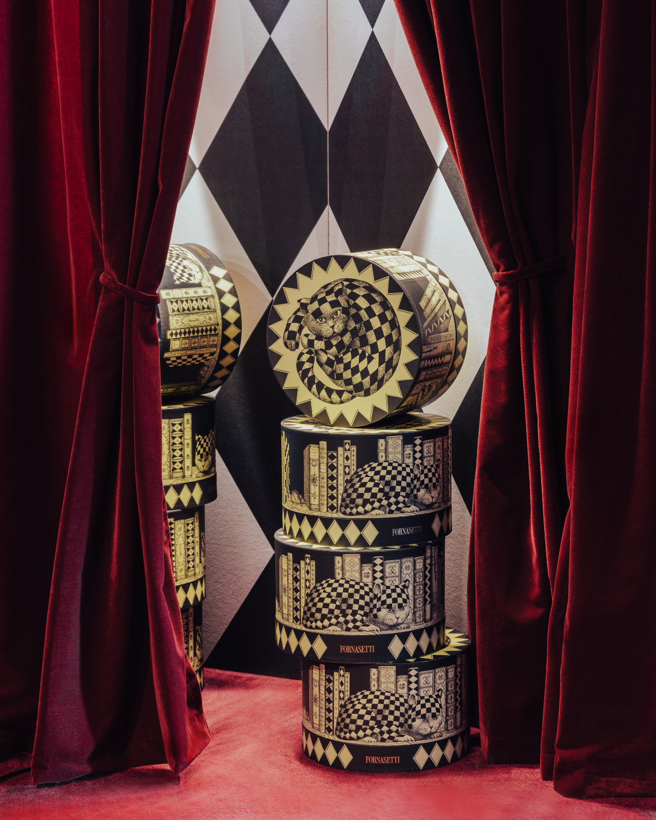 The L’Heure du Chat collection by Fornasetti includes an edible offering in the form of the brand’s classic panettone