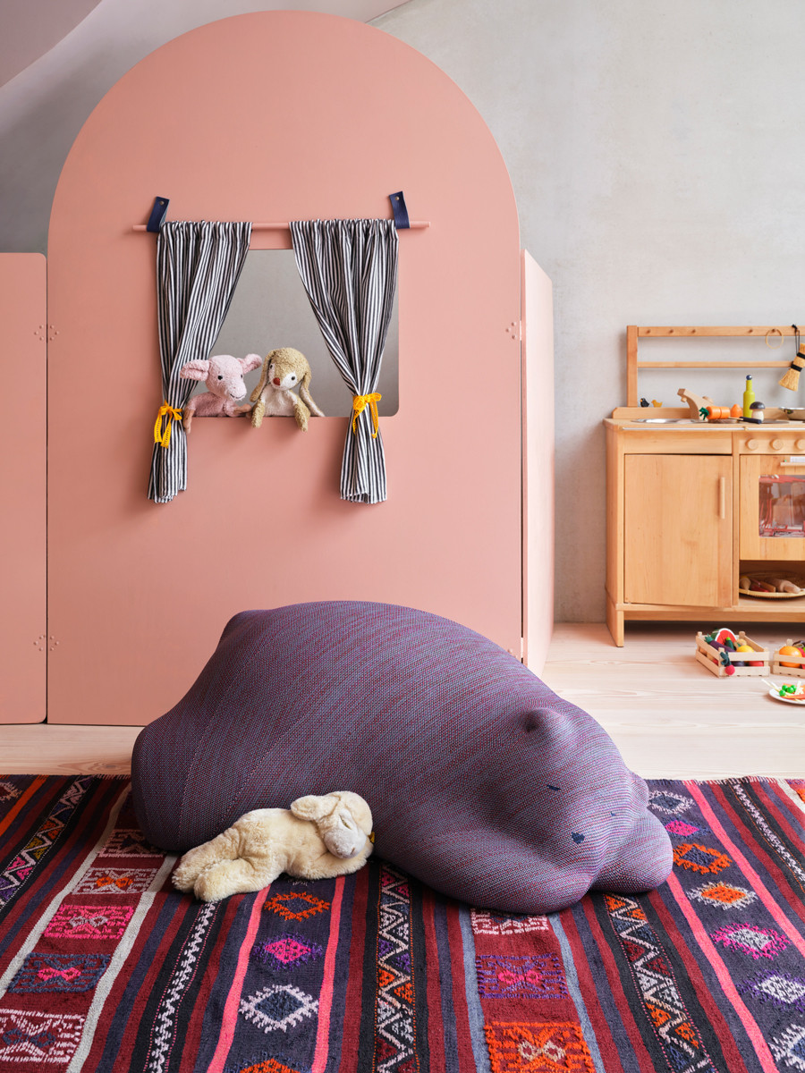 Vitra’s Resting Bear introduces a playful sculptural note to contemporary festive decor