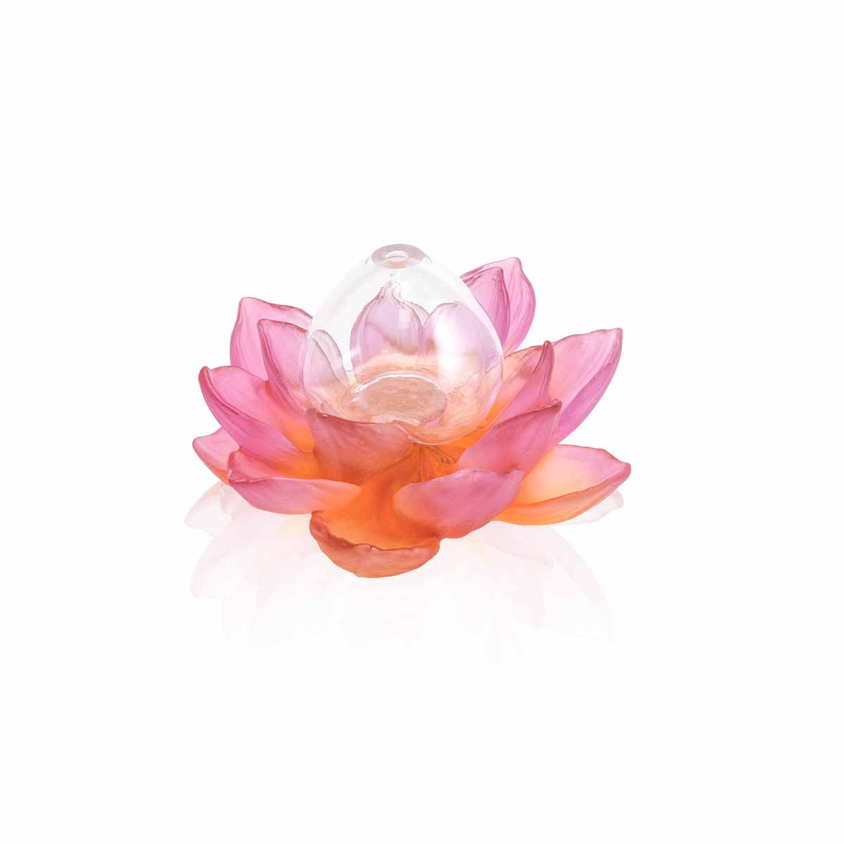 A small pink lotus vase from the Jardin de Lotus collection