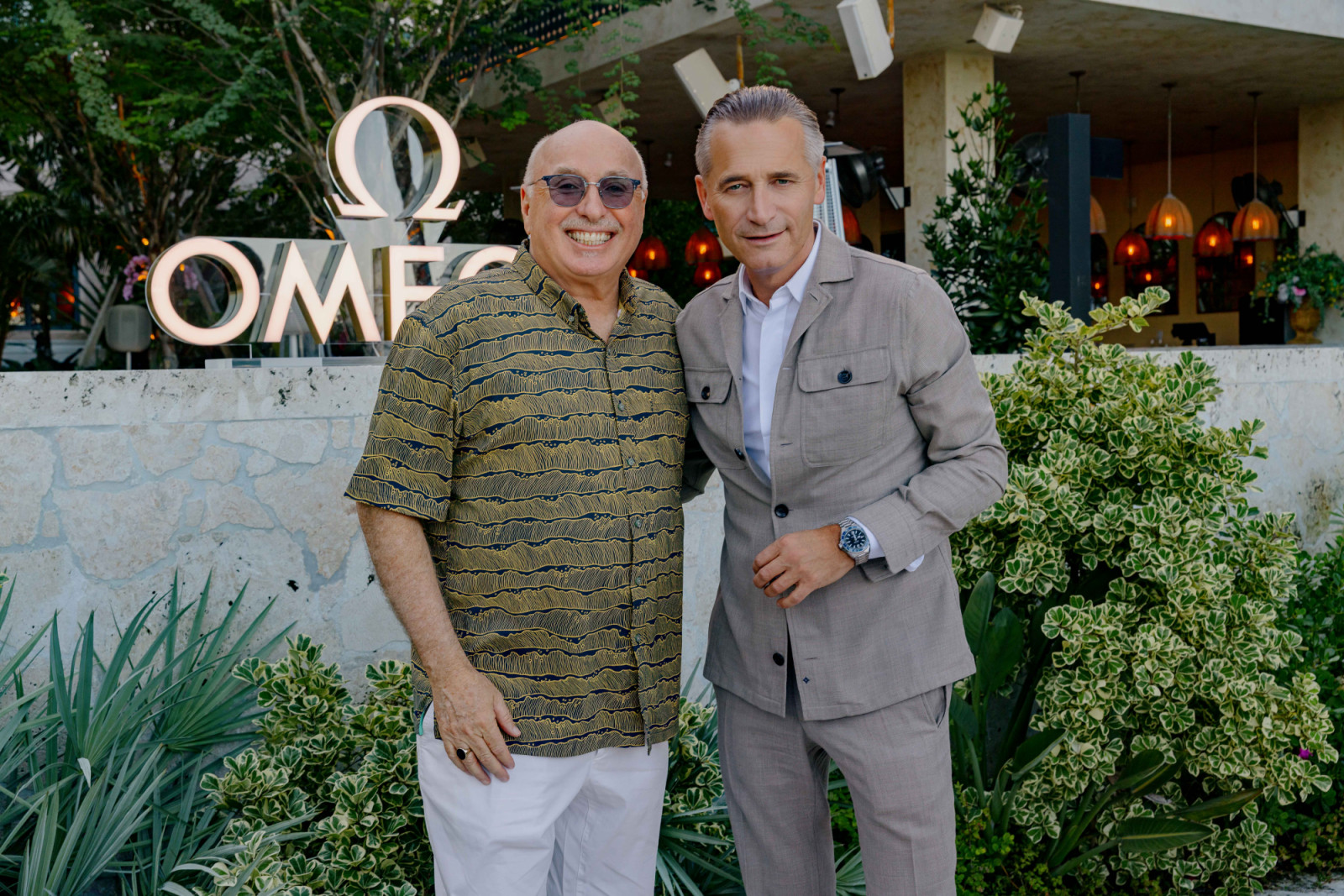 Azzedine Downes與歐米茄總裁暨執行長Raynald Aeschlimann。(Photo: Omega)