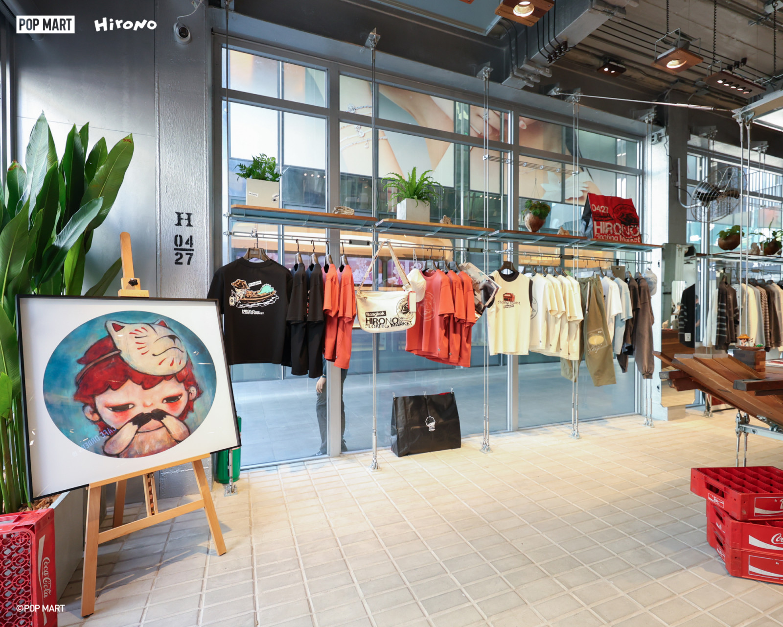 แฟชั่นไอเท็ม เสื้อผ้า กระเป๋า ที่ออกแบบมาเฉพาะสำหรับประเทศไทย (ภาพ: Hirono Thailand)