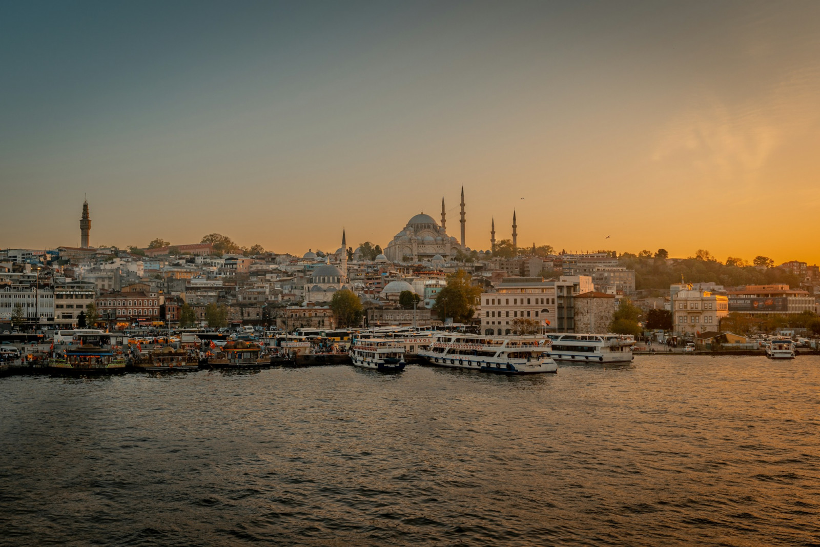 In 2026, global beauty travel shifts from routine to ritual as clinical precision in Seoul and heritage hammams in Istanbul redefine the art of self-maintenance (Photo: Ante Samarzija/Unsplash)