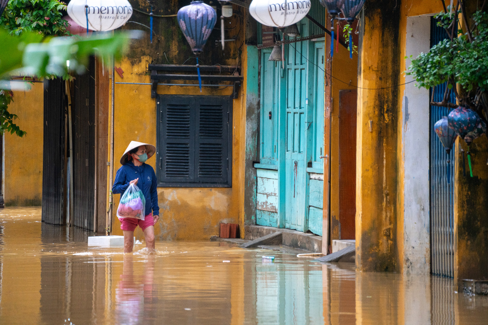 The city of Hoi An struggles with flooding after torrential rains caused the river to spill into the town, in November 2025 (Photo: Magdalena Chodownik/Anadolu via Getty Images)