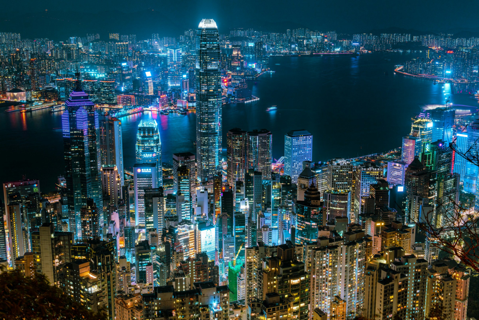 Travel resolutions in 2026 call for clearer choices, better timing and a sharper sense of what makes a trip worthwhile (Photo: Henry Lai/Unsplash)