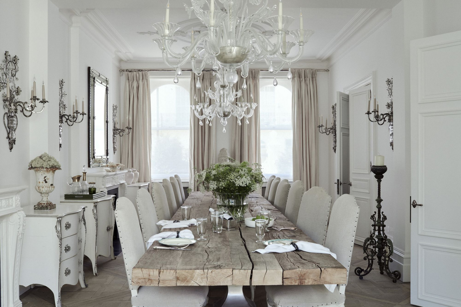 The monochromatic hue underscores proportion, materiality and restraint (Photo: Moreno Masey)