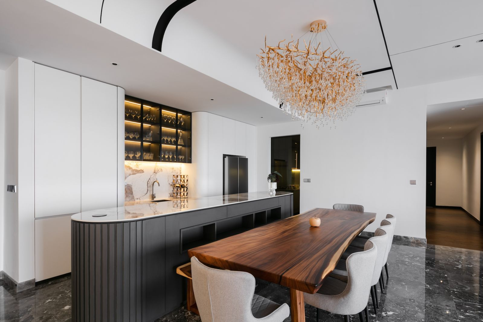 The sintered stone countertops in the dry kitchen anchor the composition (Photo: Lawrence Choo)