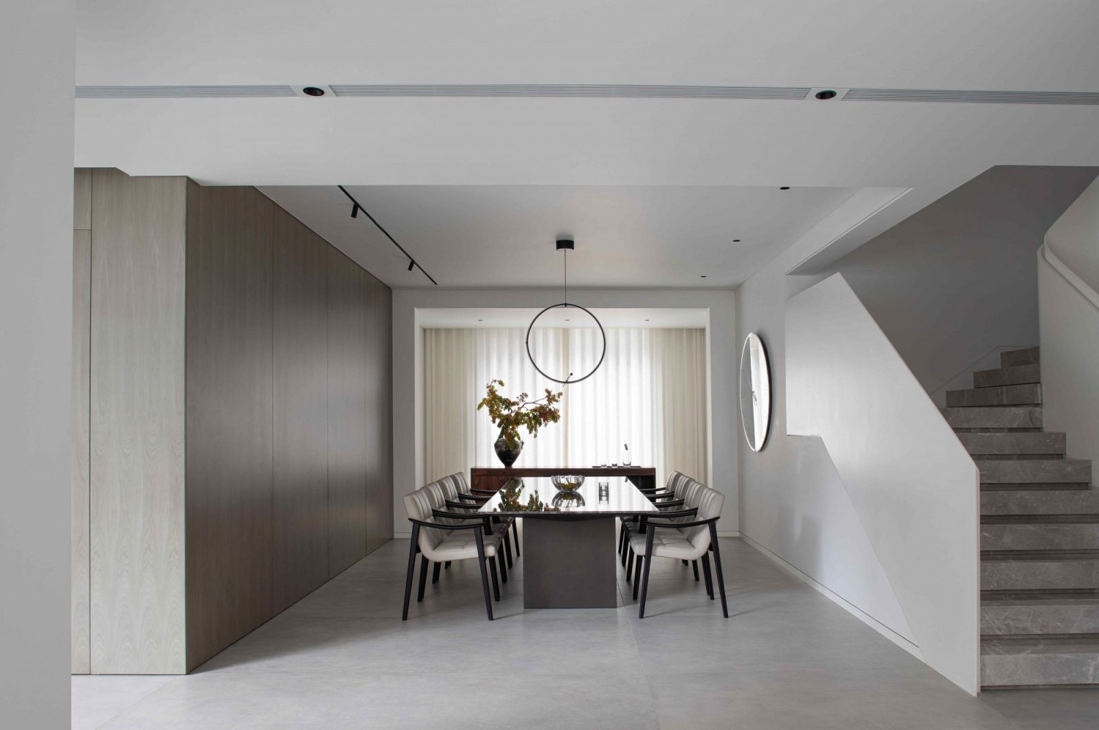 Spaces expand and contract, balancing intimacy and grandeur (Photo: Hanmo Visual)