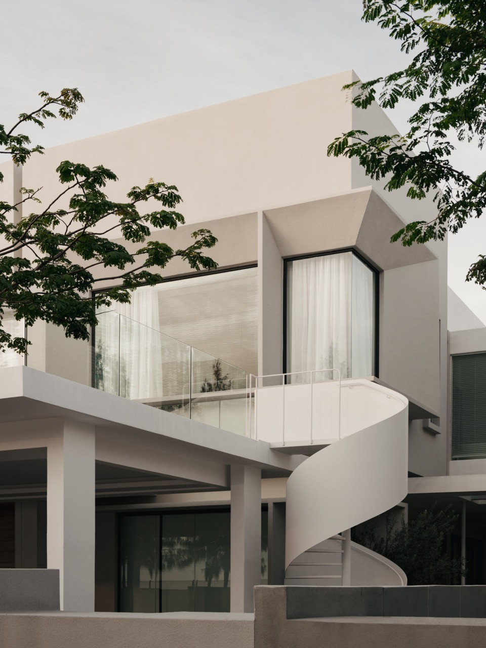 The clean modern façade guided by the philosophical mantra “formlessness is form” (Photo: TWJPTO)