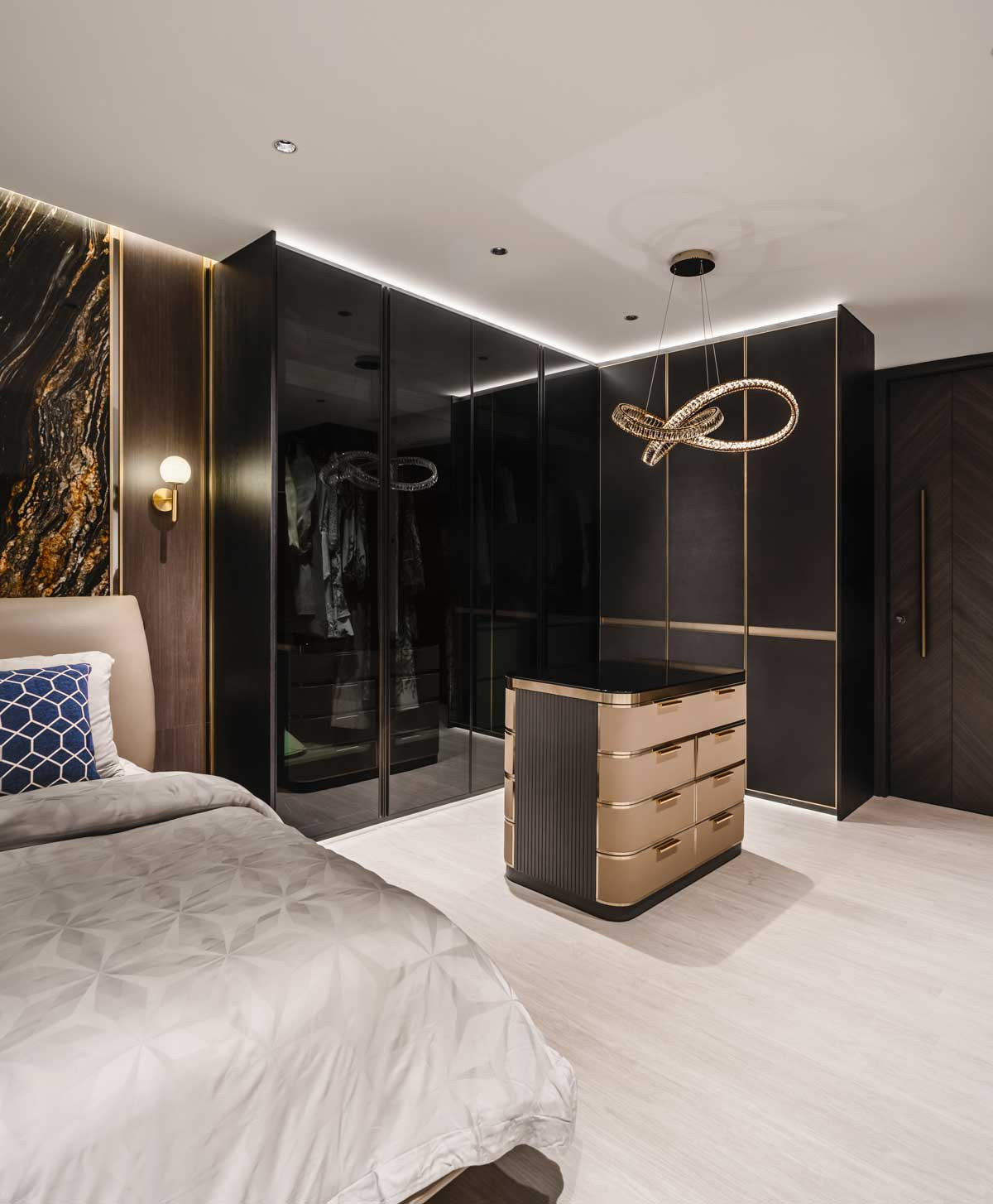 Summerhaus D’zign Serangoon terrace house - the spacious wardrobe corner in the master bedroom