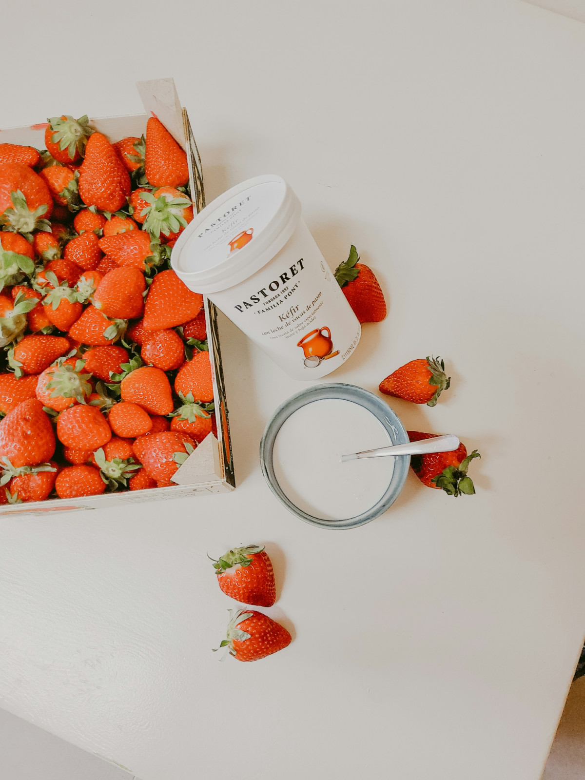 Kefir - Superfoods to know for a healthier diet (Photo Unsplash / Mariana Rascao)