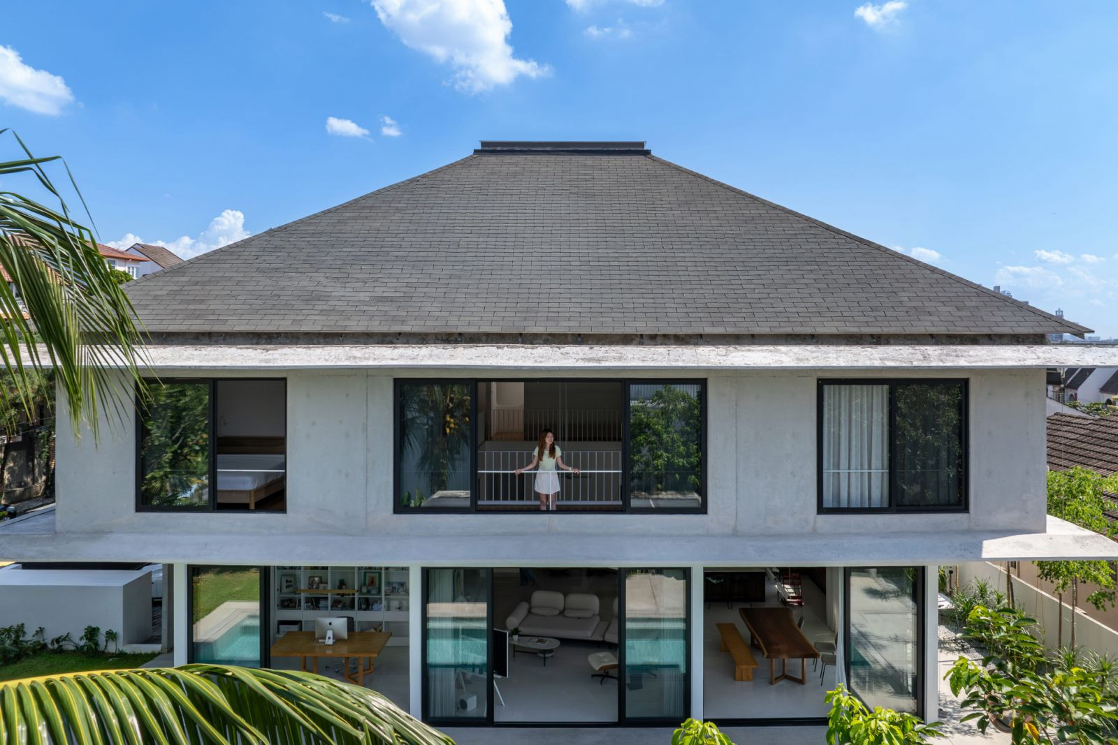 Lapatoo House by Fabian Tan Architect showcases a synthesis of Malaysian tropical modernism and Japanese spatial discipline (Photo: Bricksbegin)