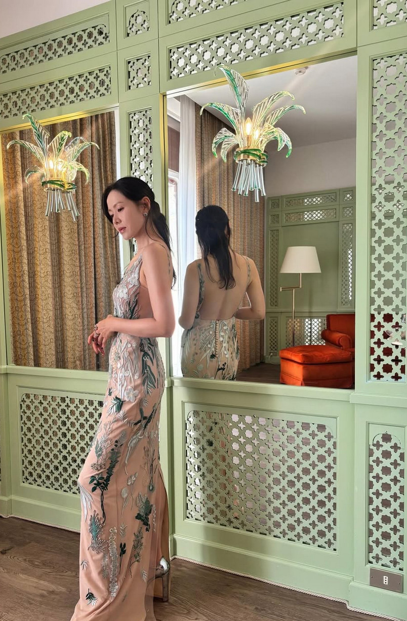 Son Ye-jin wears romantic Hermione de Paula at the Venice photocall (Photo: Instagram / @yejinhand)