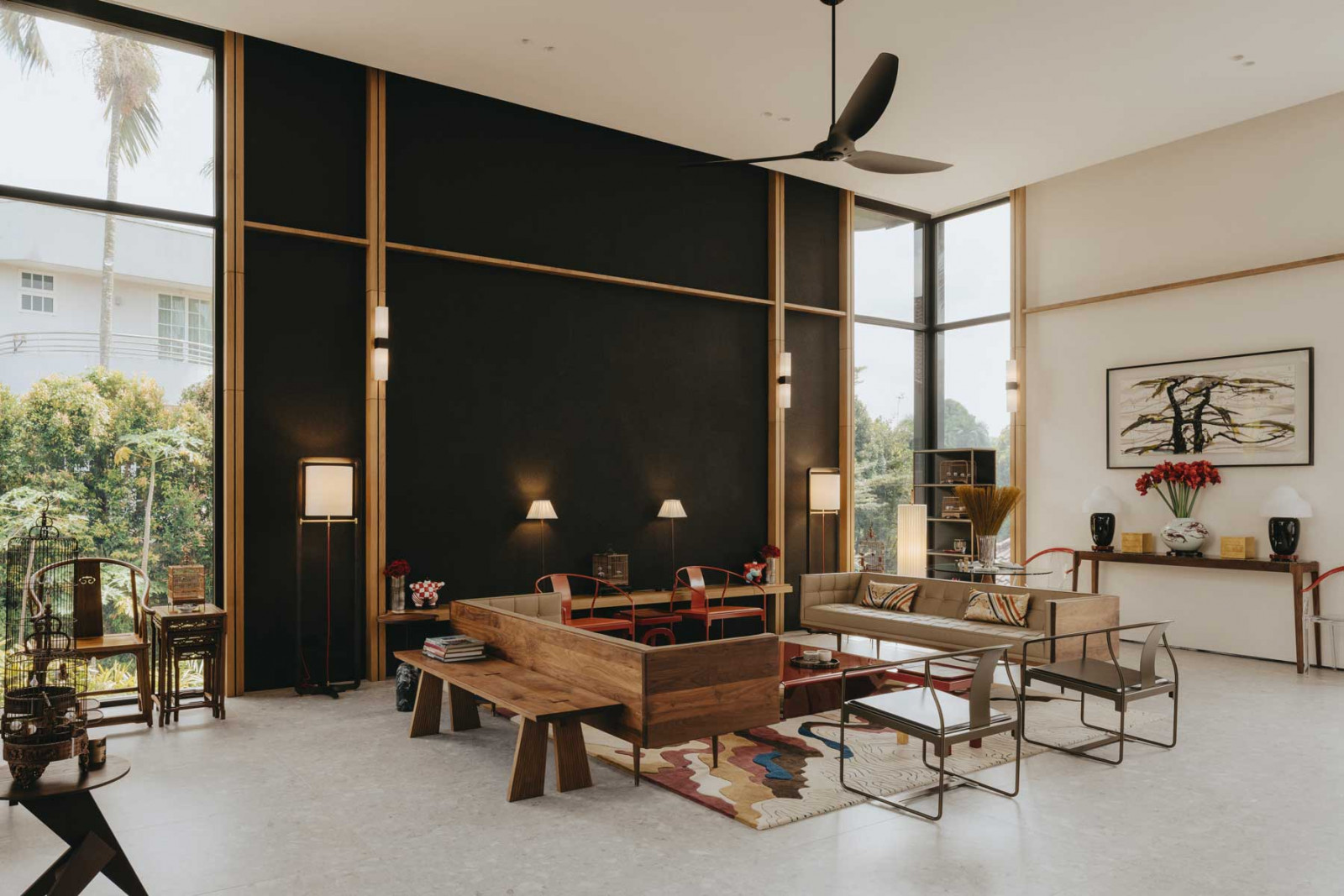 The Bukit Timah Good Class Bungalow’s living room features a harmonious ensemble of furniture that pays tribute to Chinese heritage