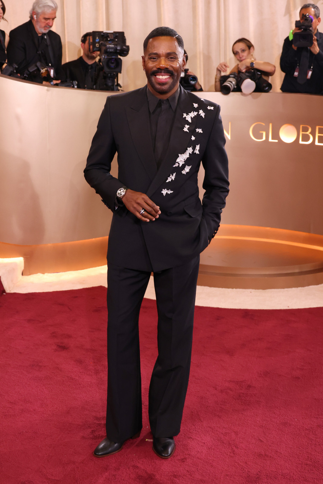 Colman Domingo wore brooches, in exclusivity, from Boucheron’s upcoming Histoire de Style High Jewelry collection (Photo: courtesy of Jesse Grant/2026GG / Penske Media / Getty Images)