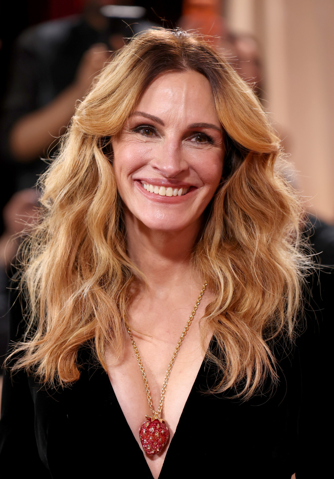 BEVERLY HILLS, CALIFORNIA - JANUARY 11: (FOR EDITORIAL USE ONLY) Julia Roberts attends the 83rd annual Golden Globe Awards at The Beverly Hilton on January 11, 2026 in Beverly Hills, California. (Photo by Kevin Mazur/Getty Images)