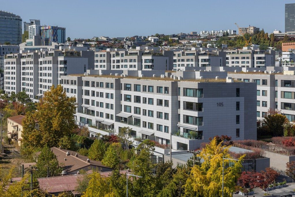 Nine One Hannam in Seoul, where Big Bang’s G-Dragon purchased a penthouse for $7.3 million, represents the type of ultra-luxury complex attracting American buyers who concentrate in premium districts like Hannam-dong and Gangnam