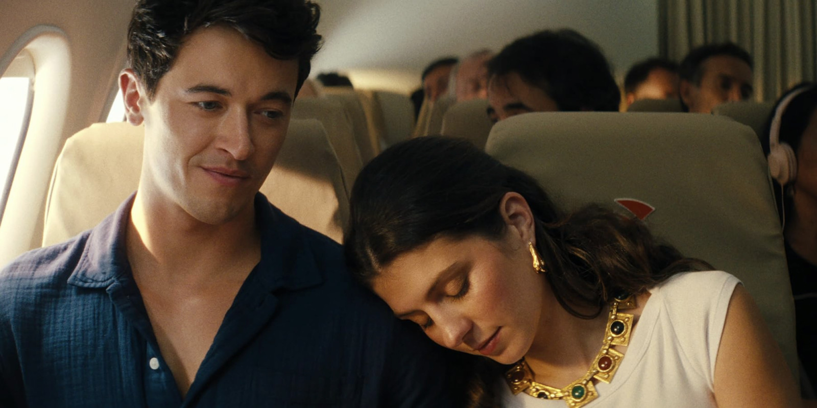 Tom Blyth and Emily Bader in ‘People We Meet On Vacation’ (Photo: IMDB)