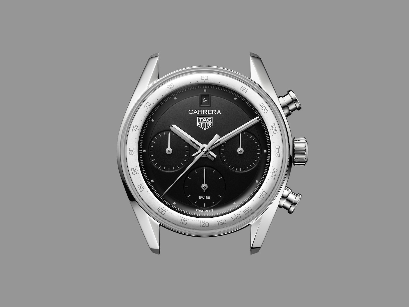Tag Heuer partners once more with its longtime collaborator, designer Hiroshi Fujiwara, to create the sleek Carrera Chronograph x Fragment Limited Edition. The domed sapphire crystal extends completely to the edge and across the tachymetre. It is characterised by its pure black matt dial, contrasted by silvery markers and populated by three subdials on the 3-, 6- and 9-o’clock marks.