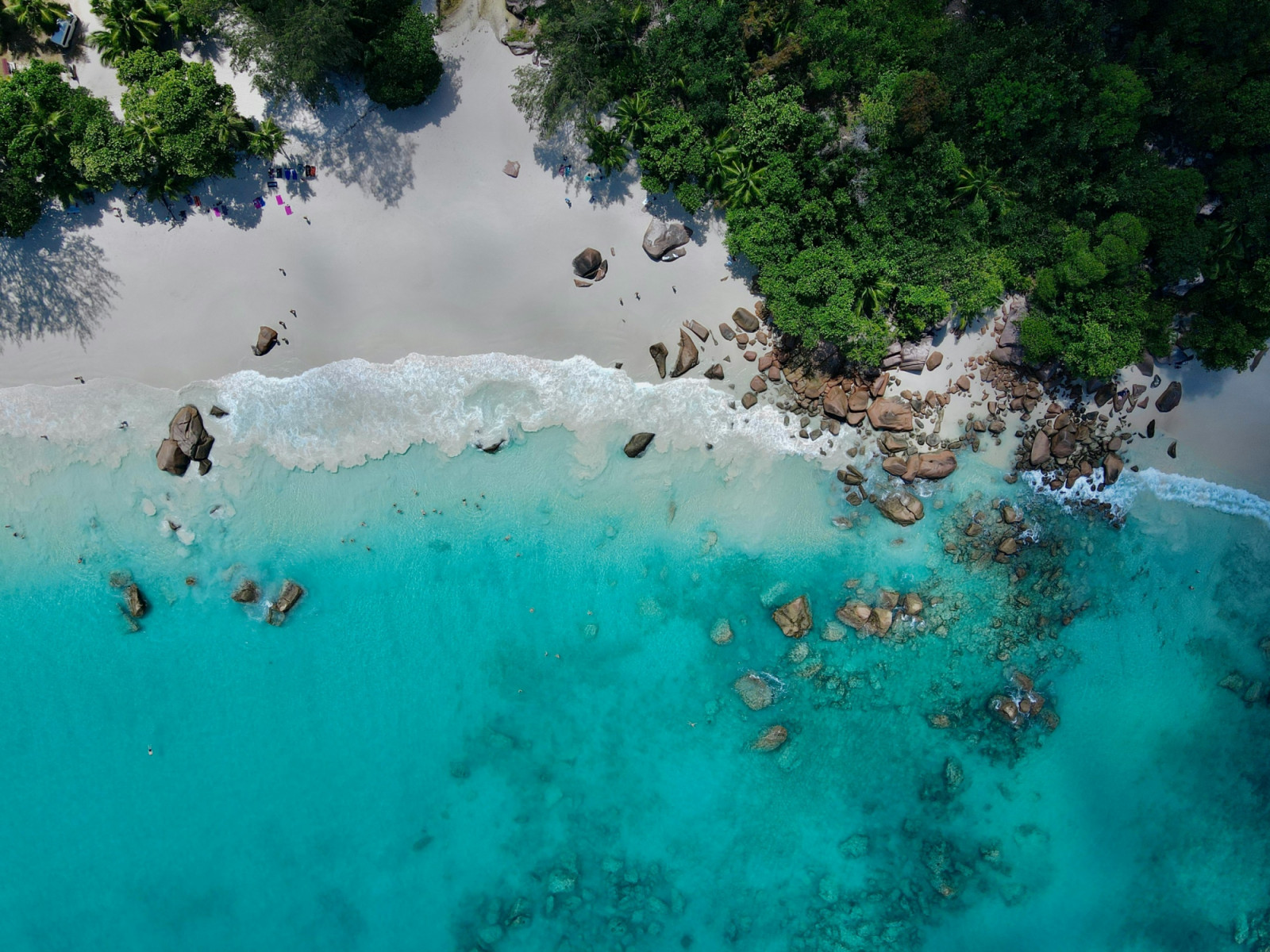 Tatler - Visa-free travel destinations for Filipinos 2026 - Seychelles - Photo Unsplash / Michaela Rimakova)