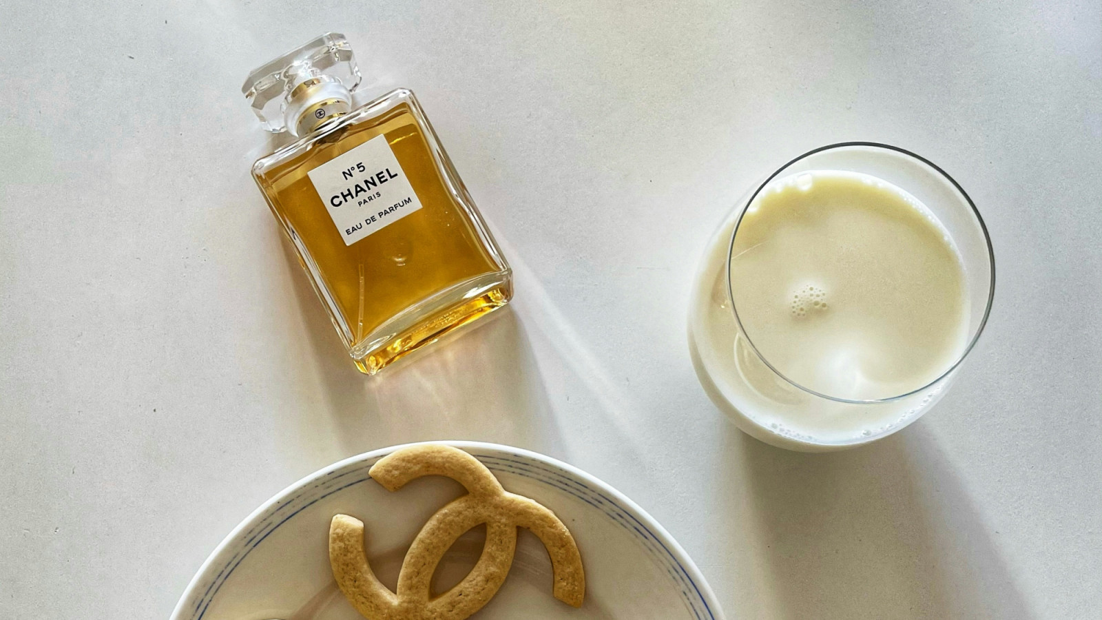 Luxury soapy scents offer the ultimate fresh start with their clean, refined compositions (Photo: Henri Lajarrige Lombard/Unsplash)