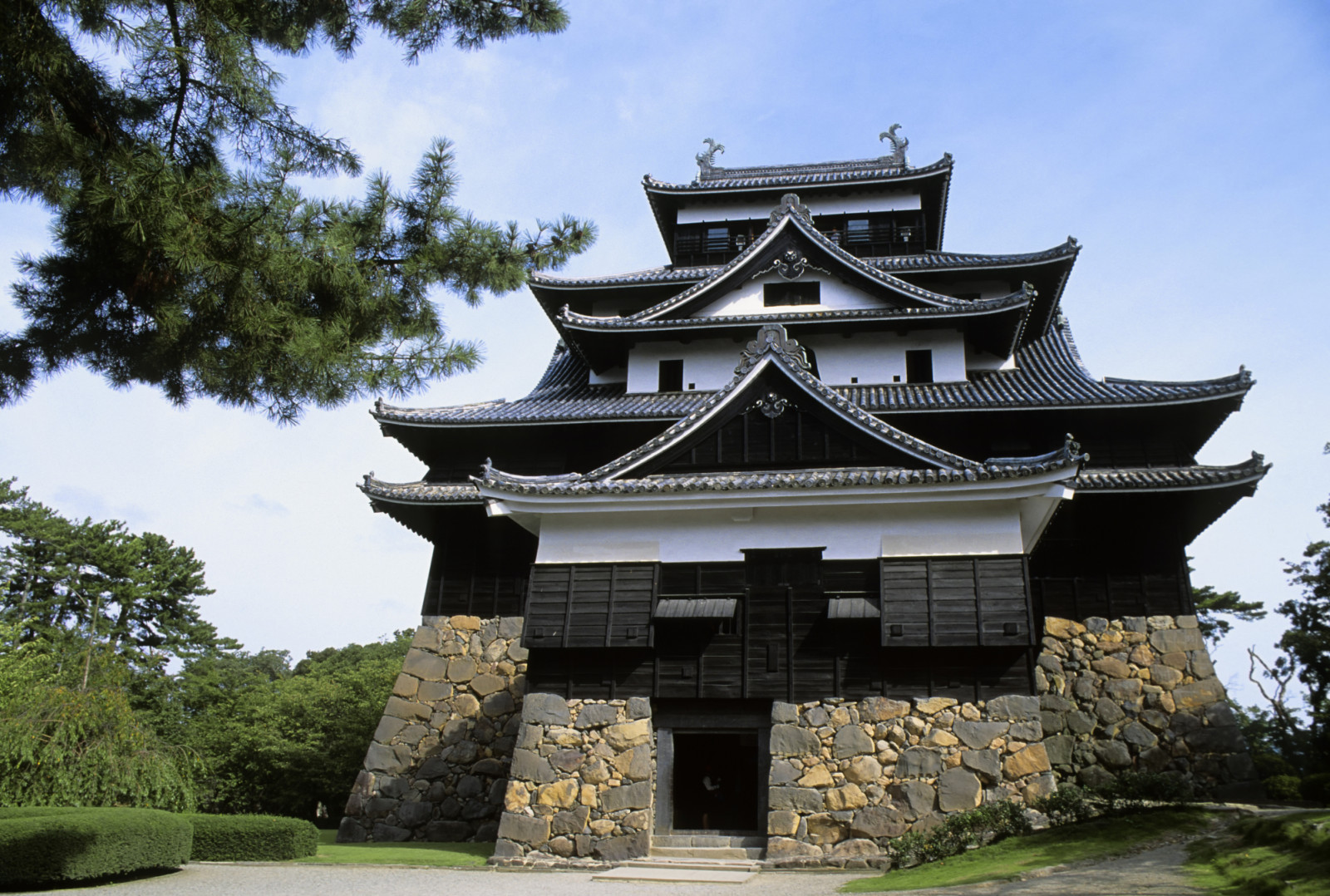 JAPAN - 1992/01/01: Japan, Honshu Island,matsue, Matsue Castle, Built 1611. (Photo by Wolfgang Kaehler/LightRocket via Getty Images)