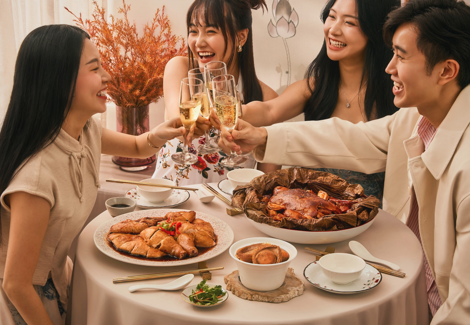 Chinese New Year feast at Wah Lok Cantonese Restaurant (Photo: Wah Lok Cantonese Restaurant)