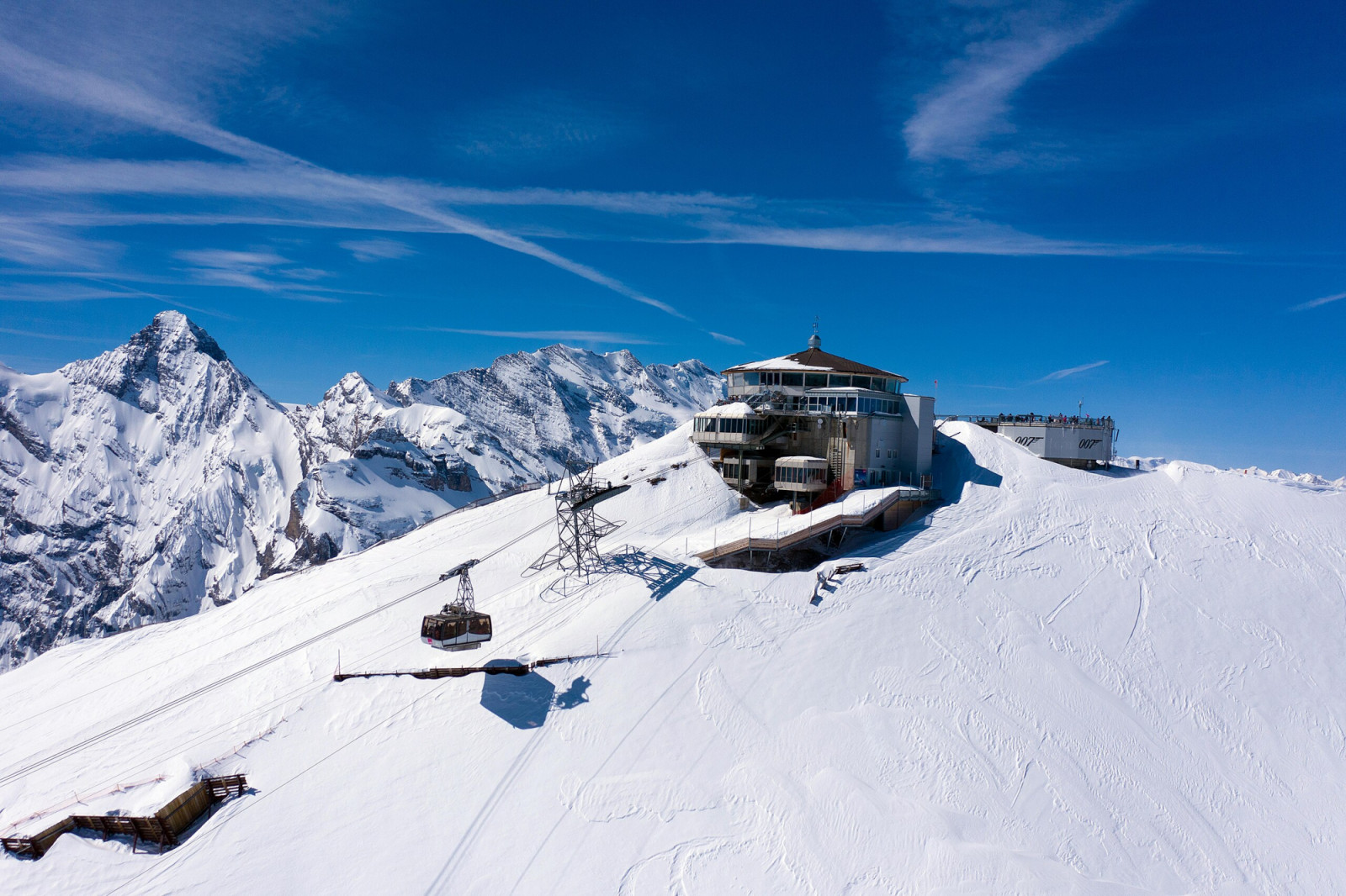 Piz Gloria rotating restaurant atop Switzerland’s Schilthorn mountain (2,970 metres). Architect Konrad Wolf’s design features a 12-metre diameter core that rotates once per hour, which the Bond production helped finance the completion in 1969